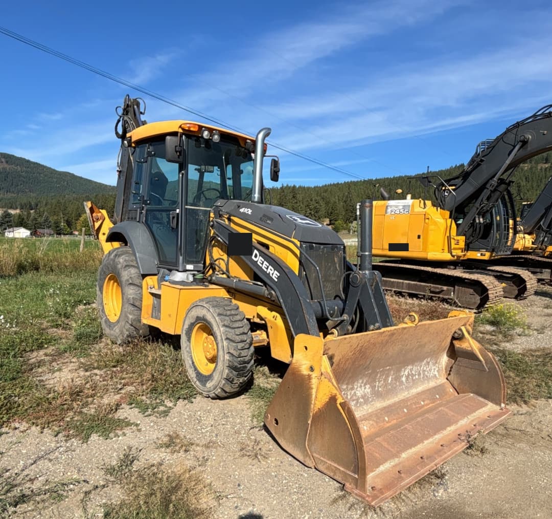 Primary view — 2021 John Deere 410L backhoe loader